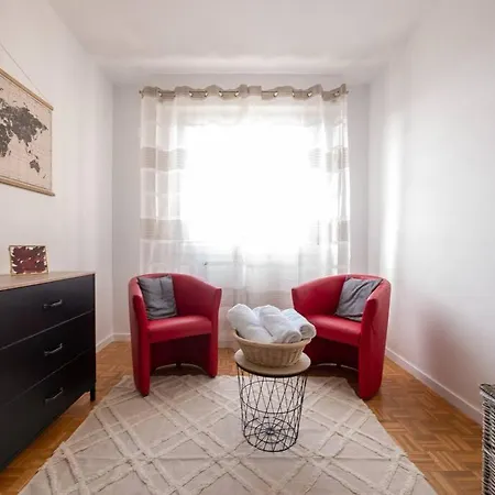 Apartment Le Bugatti - Centre - 4 Personnes - Reve Au Mans